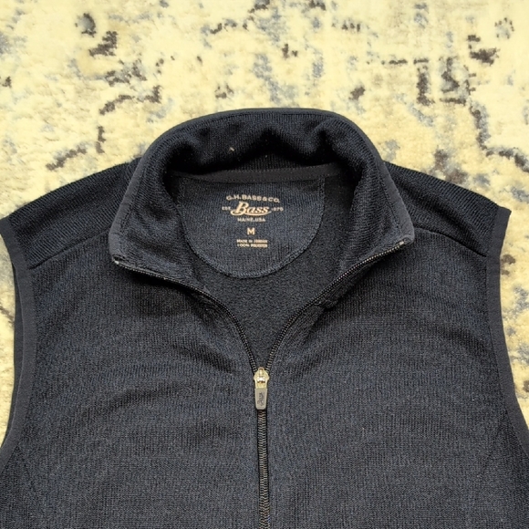 G.H. Bass & Co Men’s M Black Full Zip Fleece Vest Sleeveless Jacket Outdoor - Picture 3 of 5
